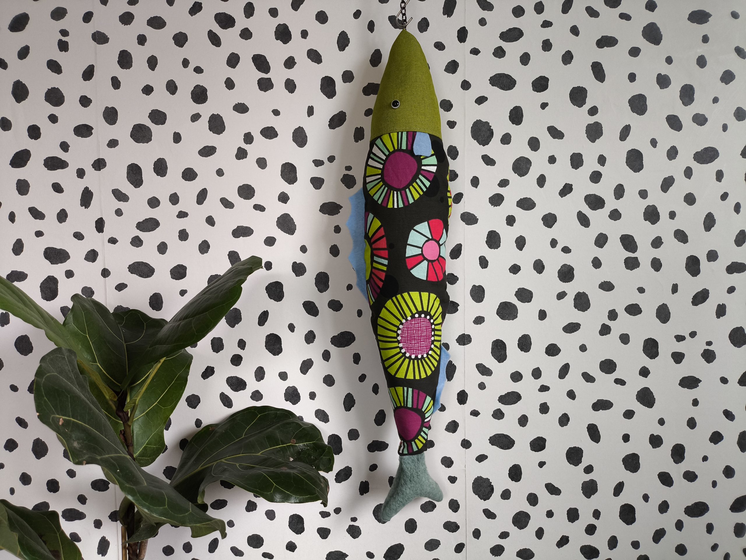 Coussin poisson - Colin câlin - cercles multicolores