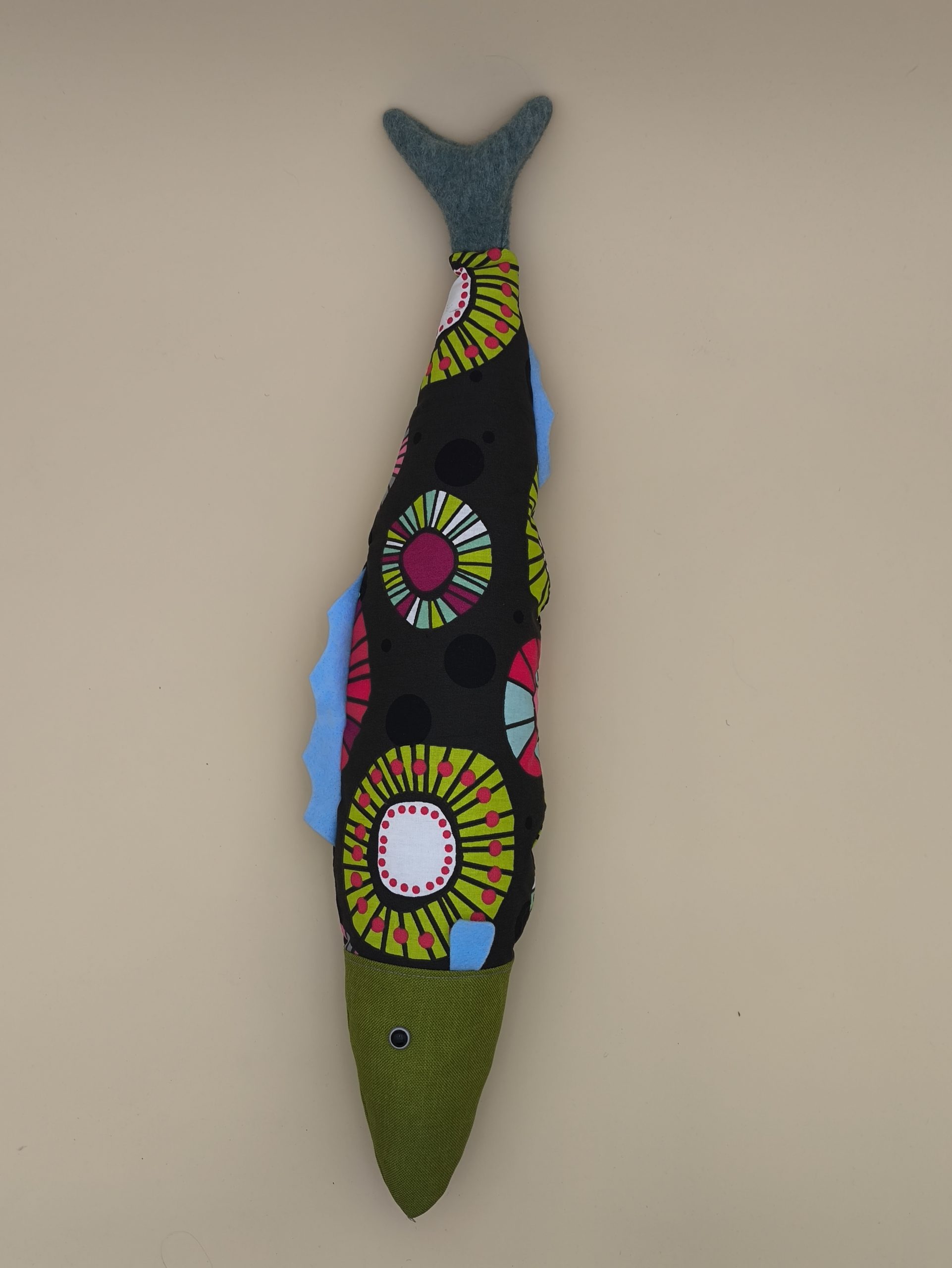 Coussin poisson - Colin câlin - cercles multicolores – Image 2