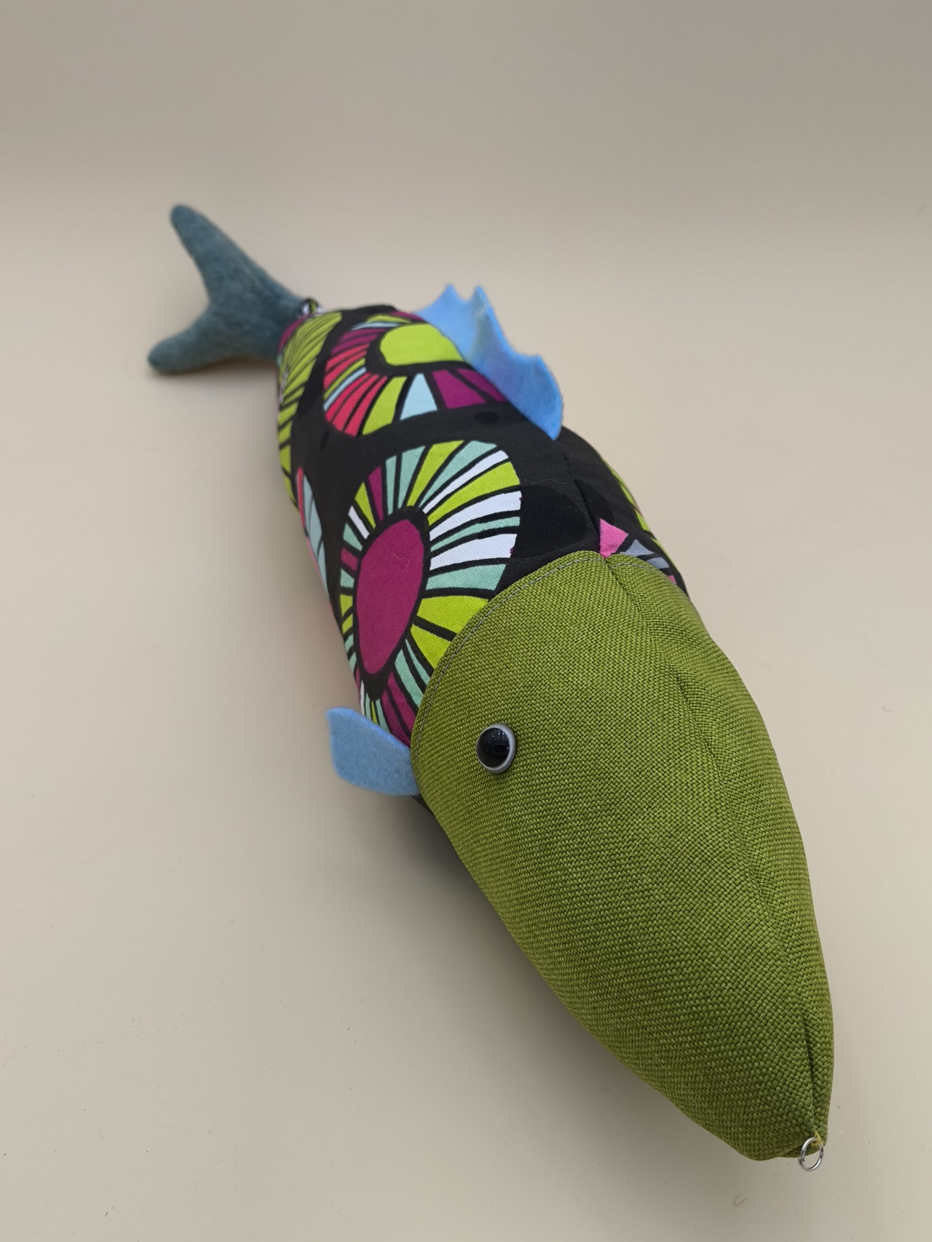 Coussin poisson - Colin câlin - cercles multicolores – Image 5