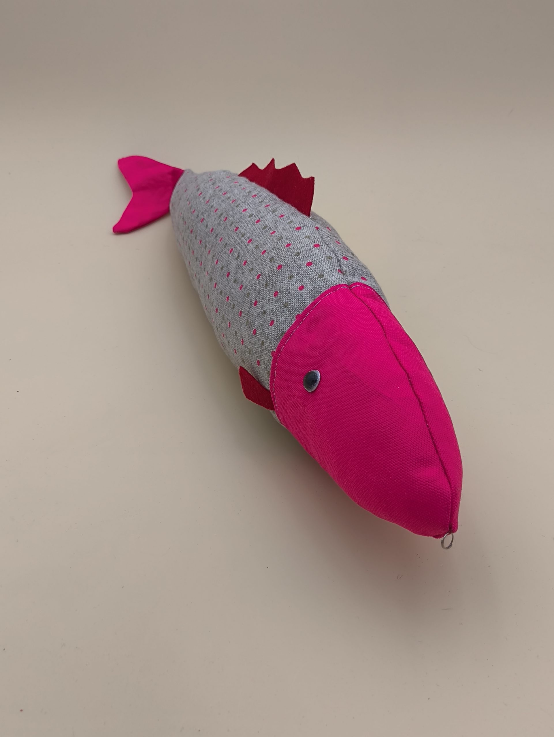 Coussin poisson - Colin câlin - gris et rose - Image 4