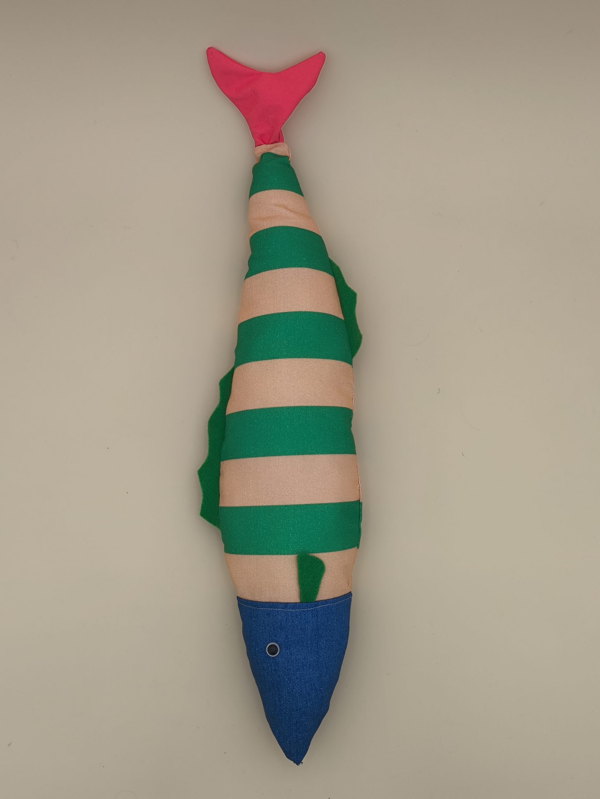 Coussin poisson - Colin câlin - rayures verte et beige – Image 2